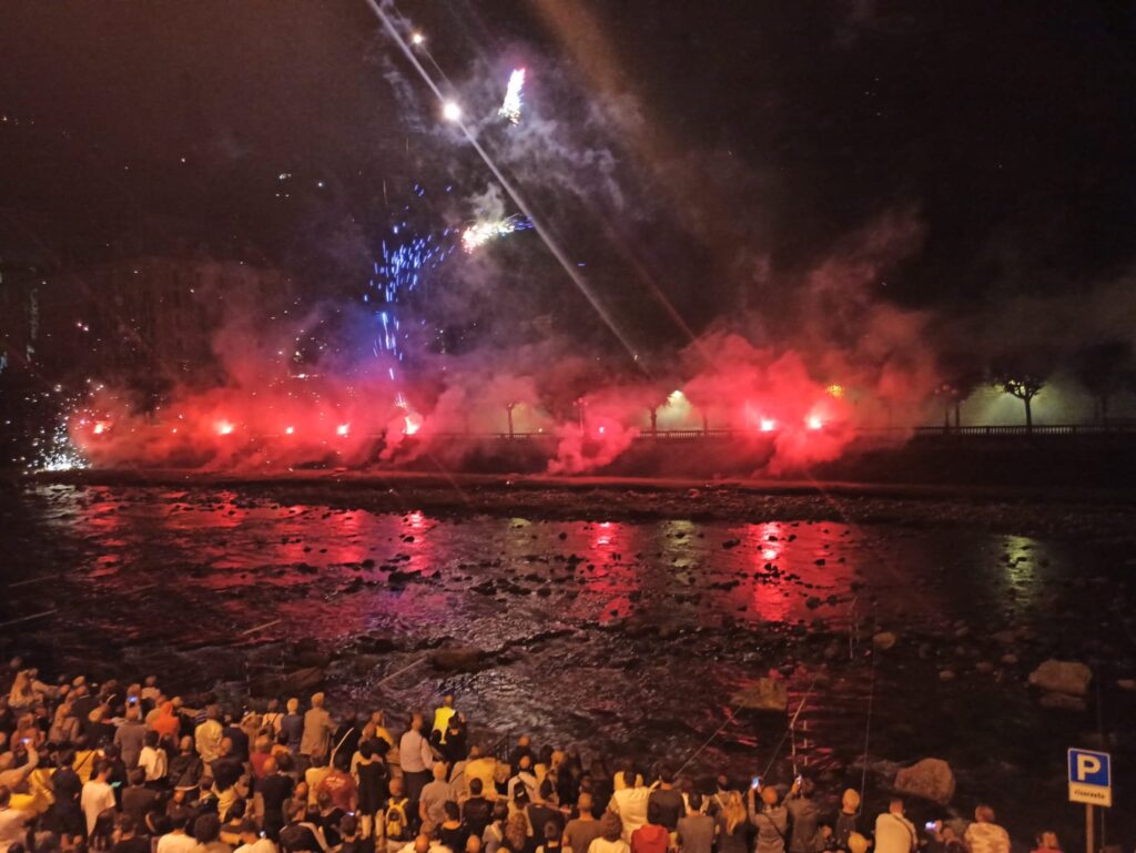 Fuochi d’artificio a San Pellegrino: si spara dal ponte, strada chiusa alla Rocca