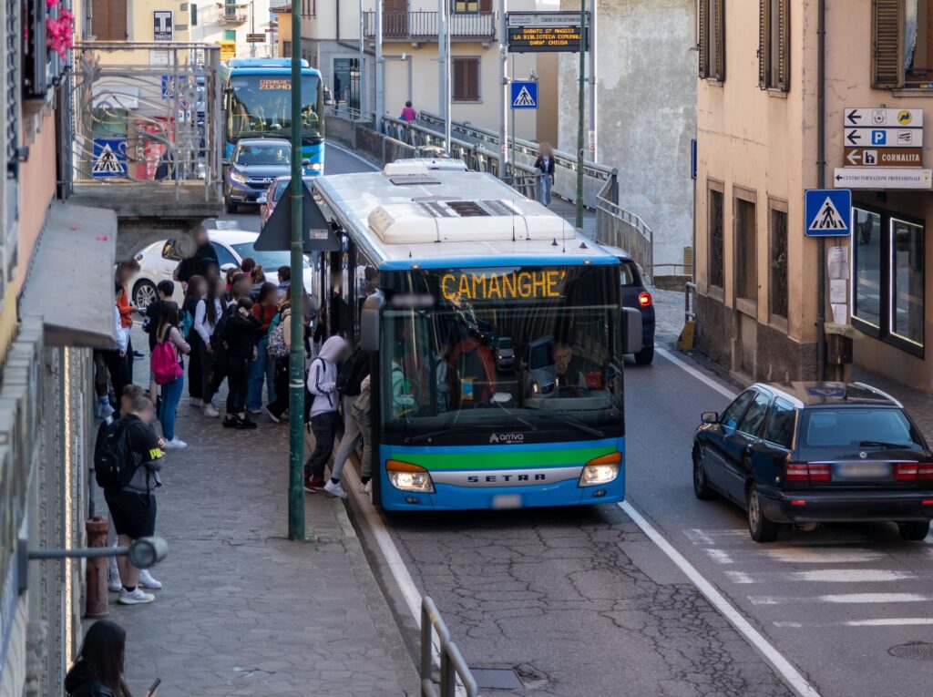 Autobus arriva, salgono le tariffe degli abbonamenti scolastici