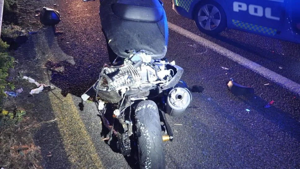 Tamponati da un tir mentre tornano dal mare in moto: muore donna di Paladina