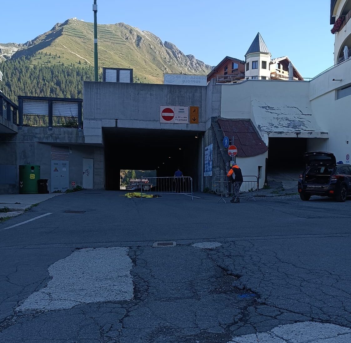 Foppolo, uomo di 50 anni trovato morto sul piazzale Alberghi