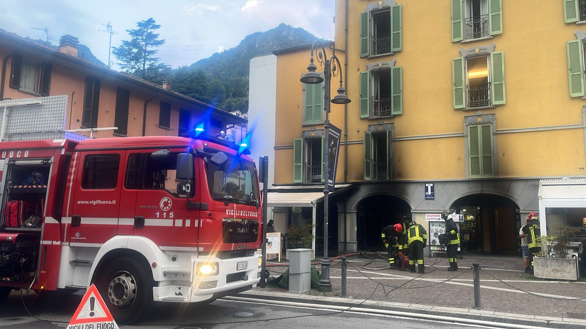 San Pellegrino, distrutto da incendio il ristorante Royal. Due famiglie evacuate