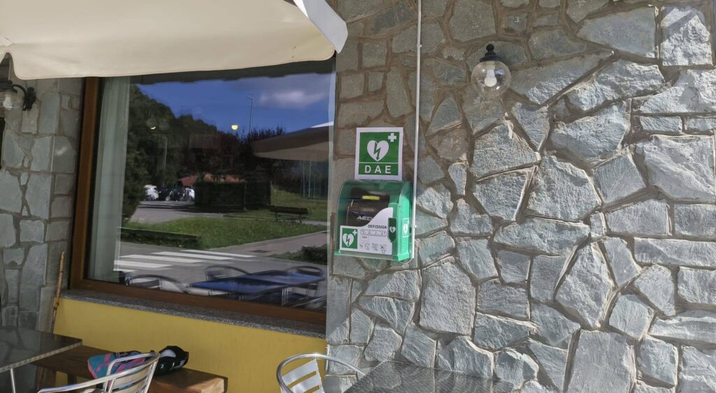 Valpiana di Serina, un nuovo defibrillatore nato dalla generosità del territorio