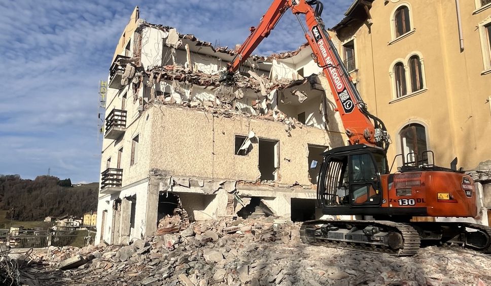 Dossena: 1,6 milioni di euro per il recupero dell’ex albergo Mirasole