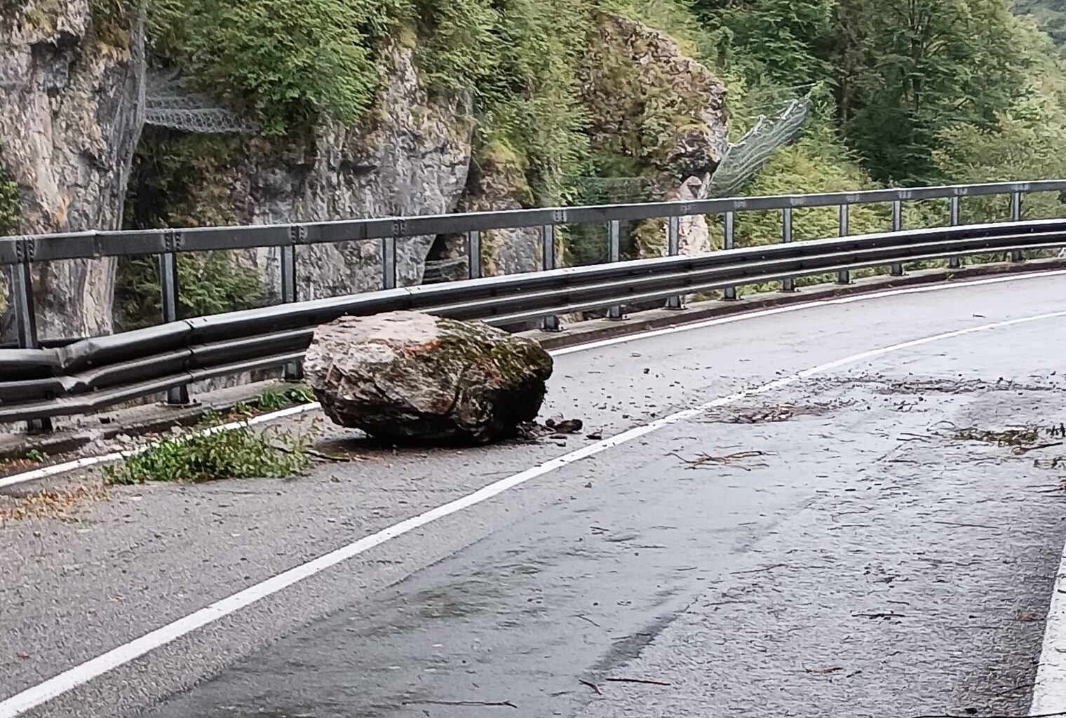 Frana in Val Serina: “Strada provinciale chiusa almeno due settimane”