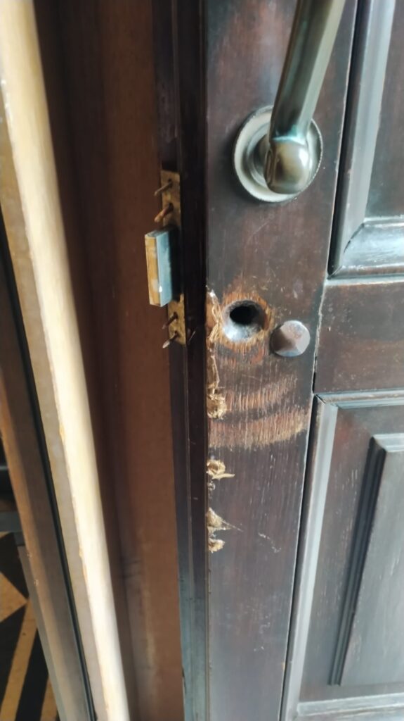 Ubiale, furto in chiesa: via calici, pisside e la raccolta fondi per il curato
