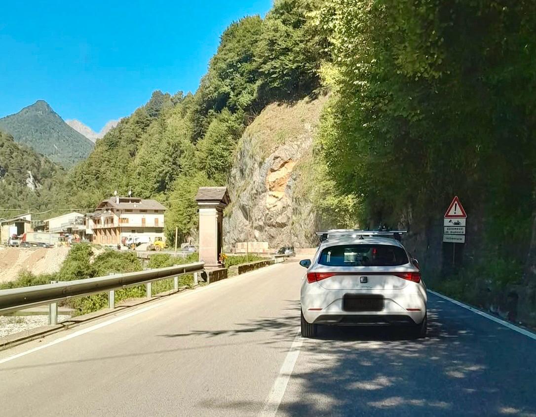 Olmo, riaperta a senso unico la statale. Riprendono i lavori di posa reti