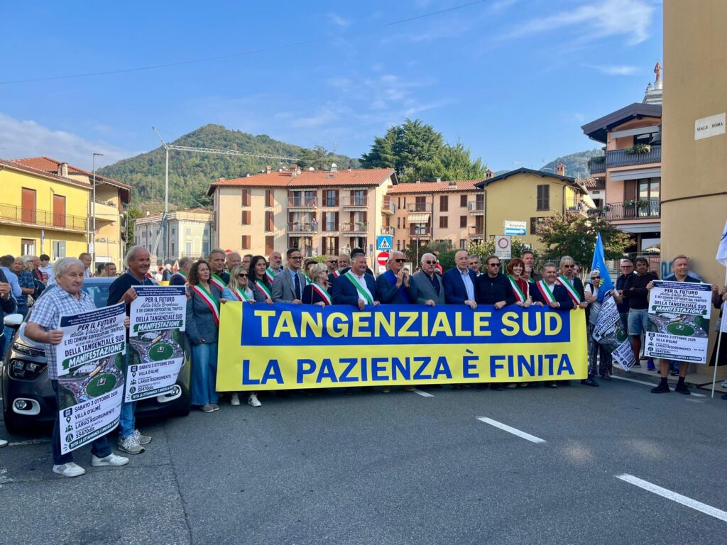 Corteo per la Paladina-Sedrina: «Basta promesse, ora vogliamo i fatti»
