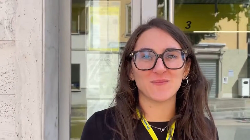 A San Giovanni Bianco la direttrice di Poste più giovane in Lombardia: la sua storia sul Tg – VIDEO